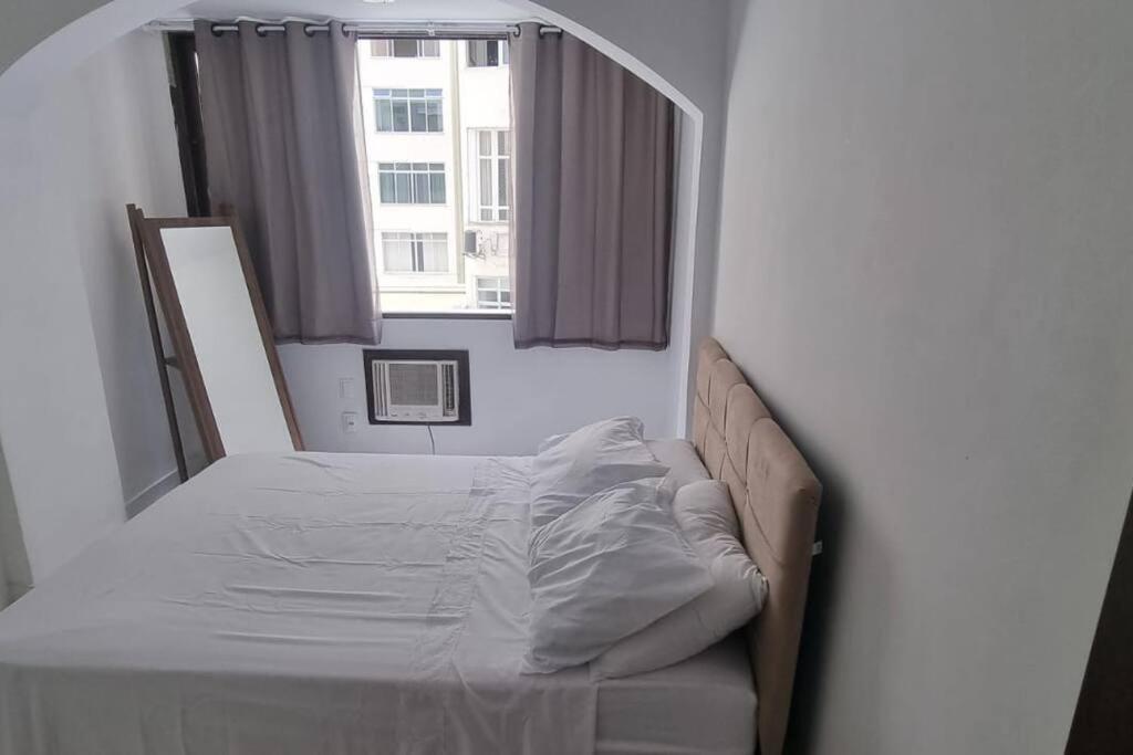 Quarto E Sala A Uma Quadra Da Praia Copacabana Posto 02 Ρίο ντε Τζανέιρο Εξωτερικό φωτογραφία